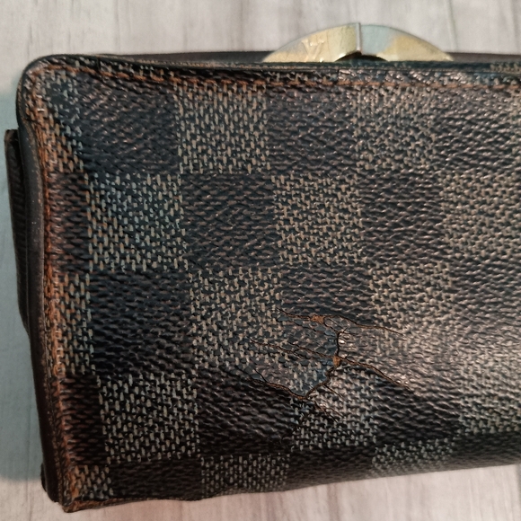 Louis Vuitton Damier Kiss-lock Wallet - Picture 5 of 13